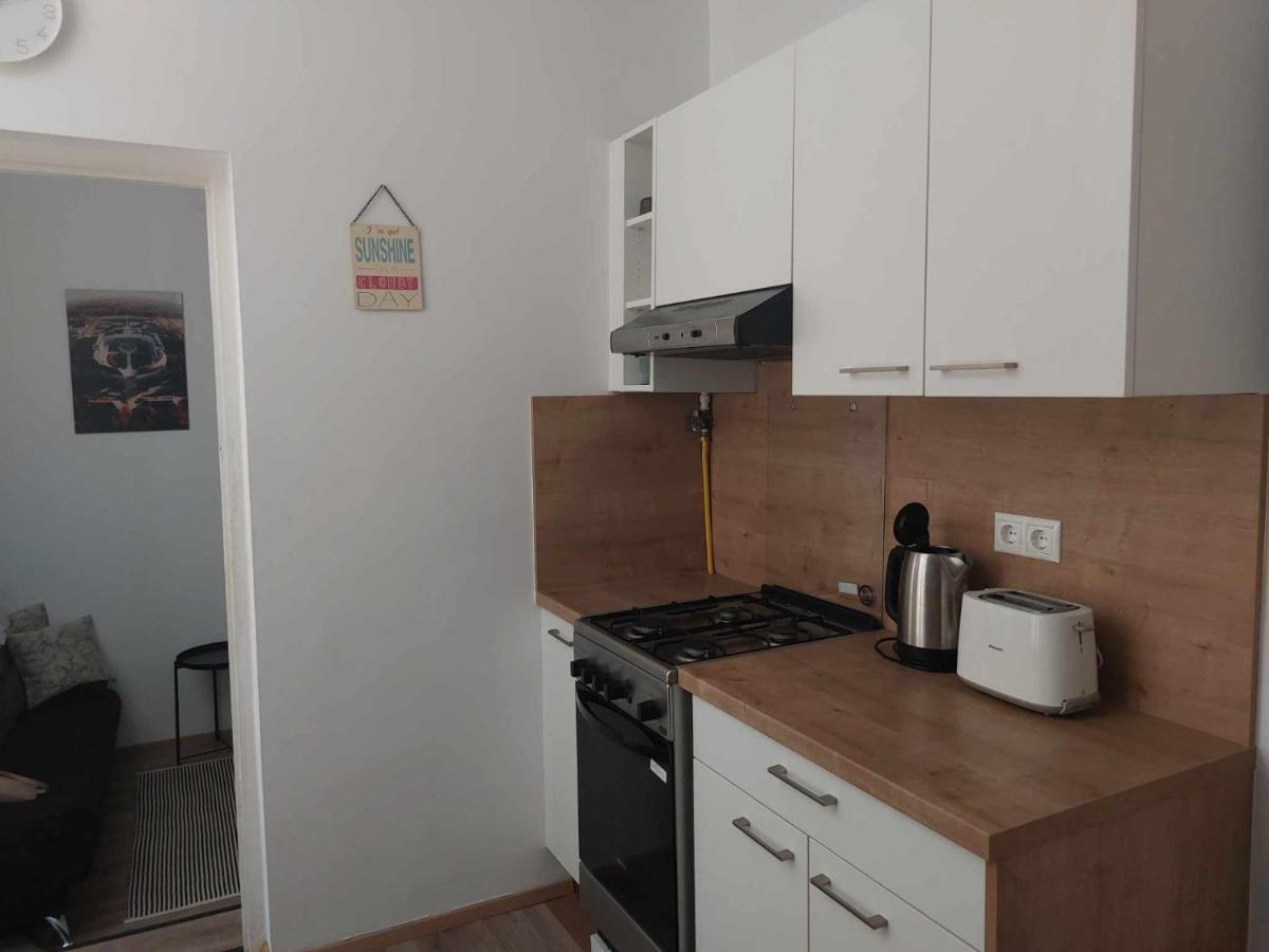 Varfal-Lak Apartman Sopron Bagian luar foto