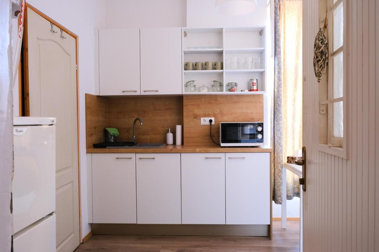 Varfal-Lak Apartman Sopron Bagian luar foto