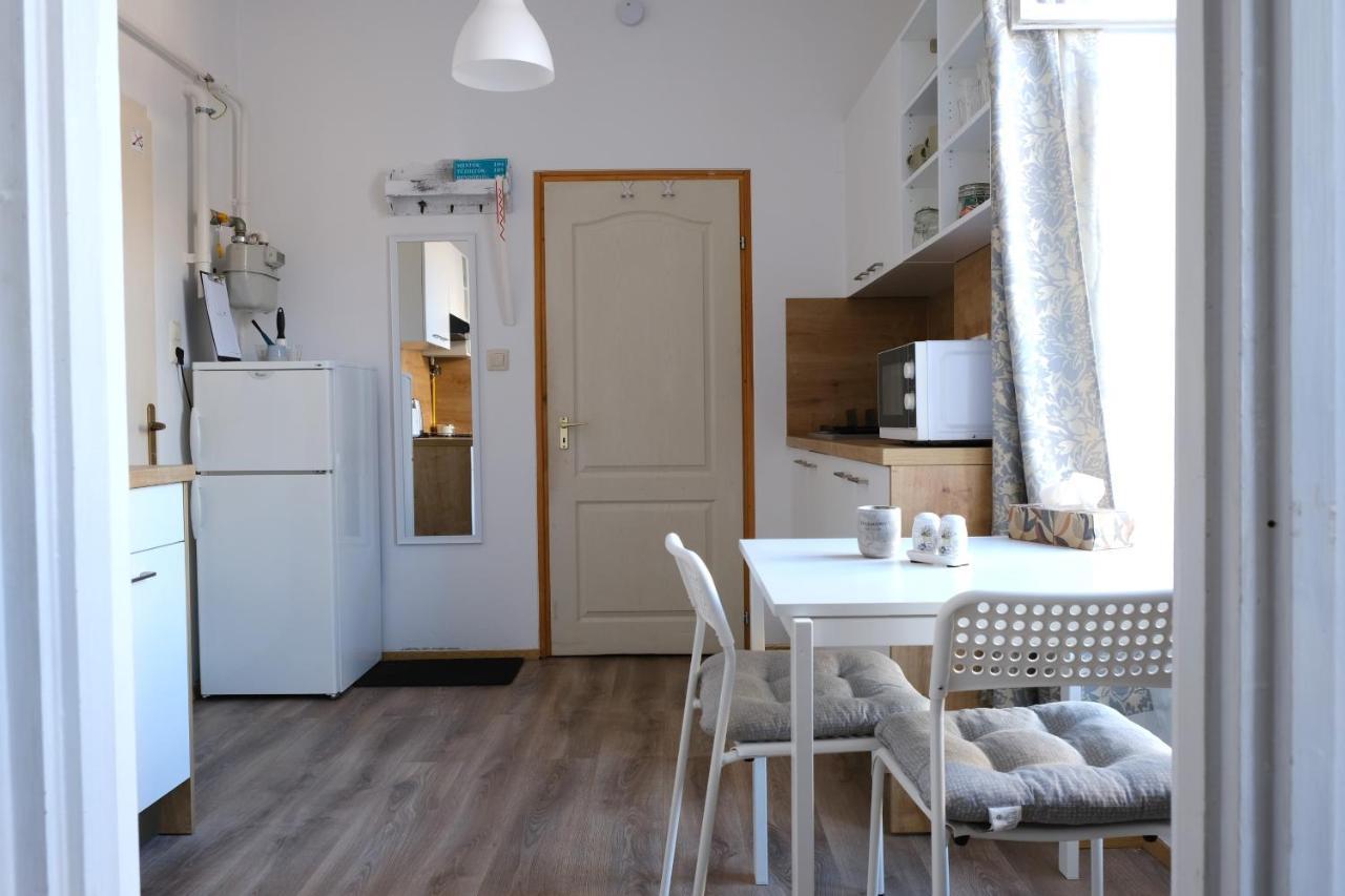 Varfal-Lak Apartman Sopron Bagian luar foto