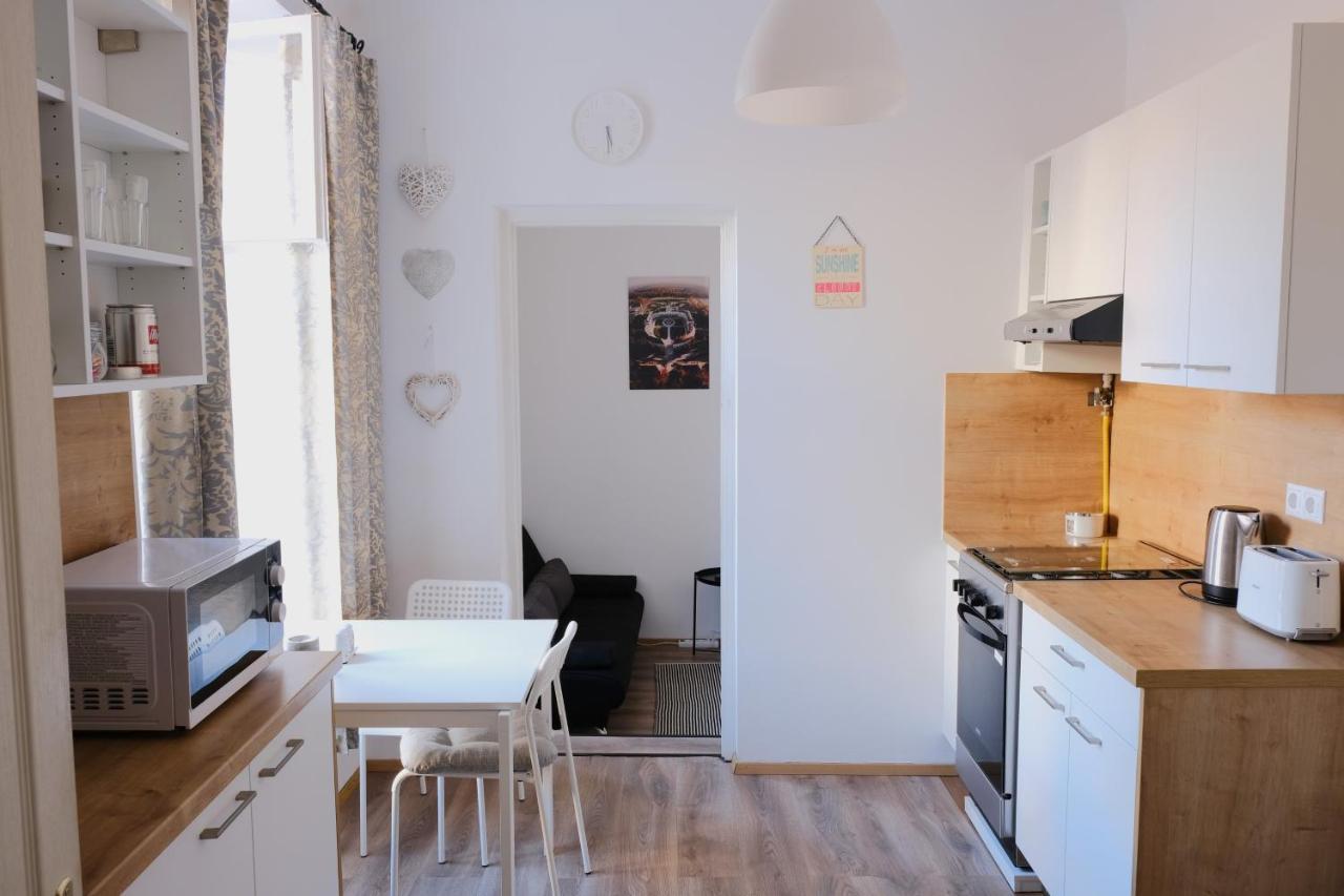 Varfal-Lak Apartman Sopron Bagian luar foto
