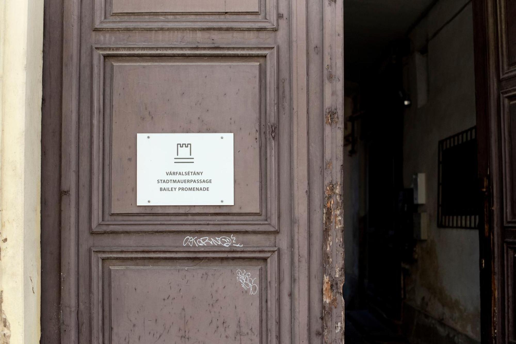 Varfal-Lak Apartman Sopron Bagian luar foto