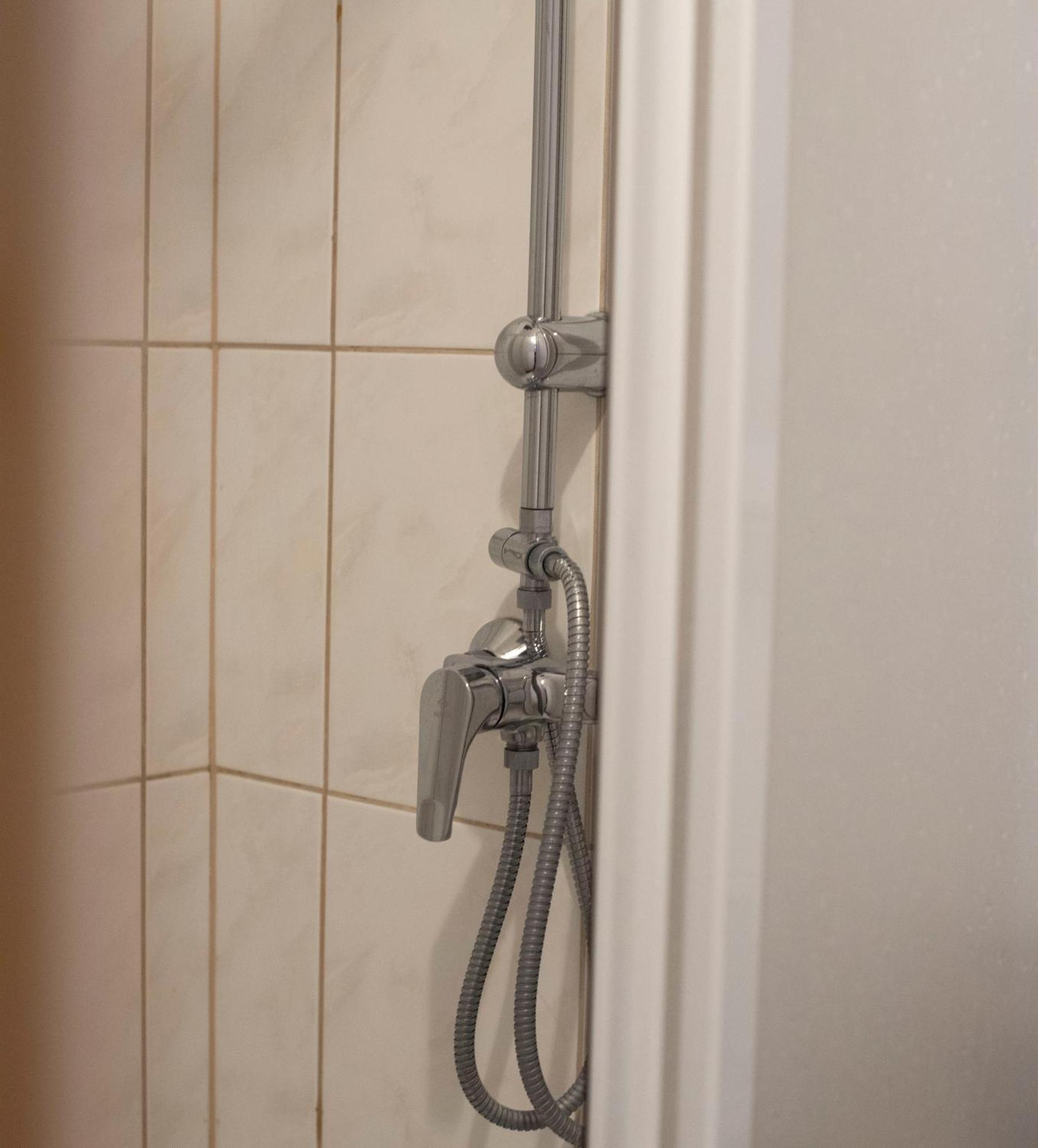 Varfal-Lak Apartman Sopron Bagian luar foto