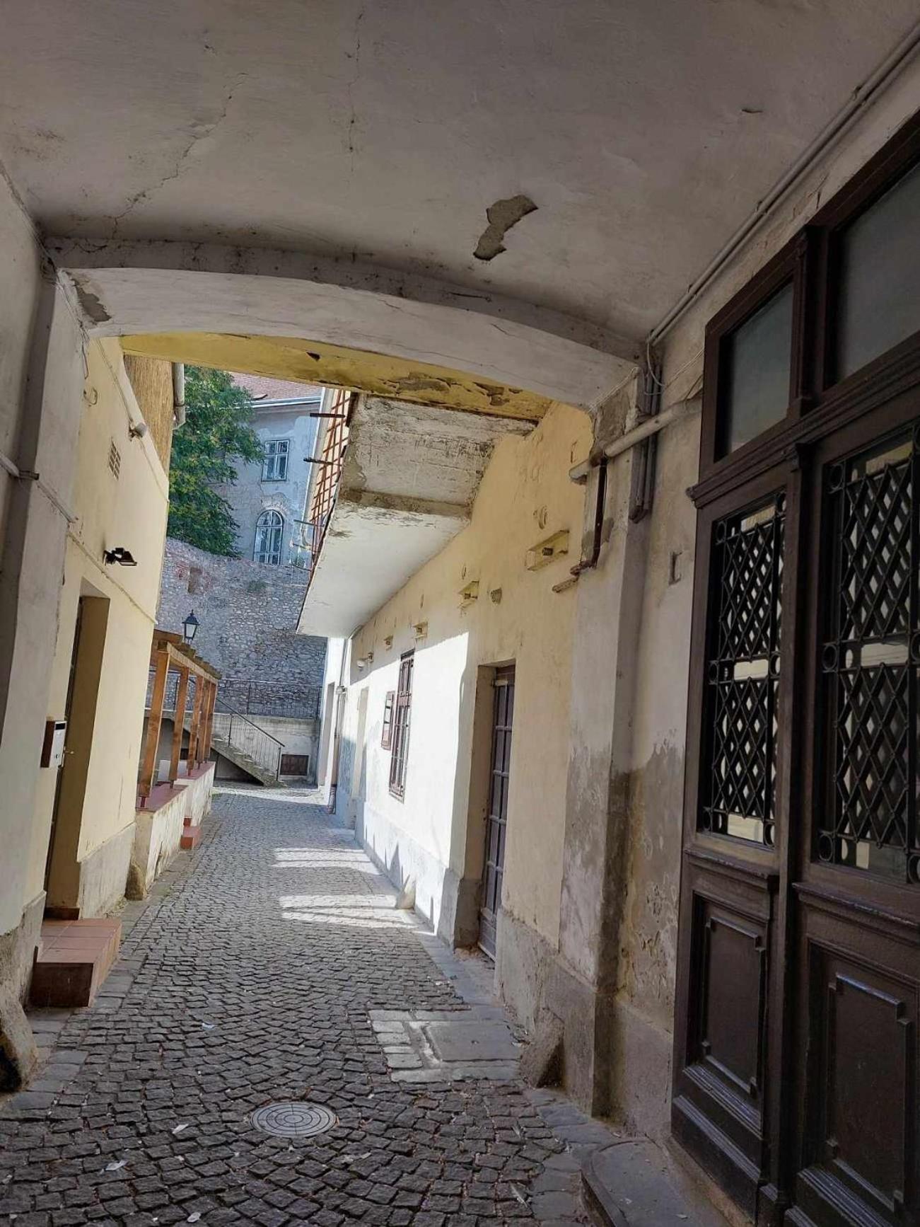 Varfal-Lak Apartman Sopron Bagian luar foto